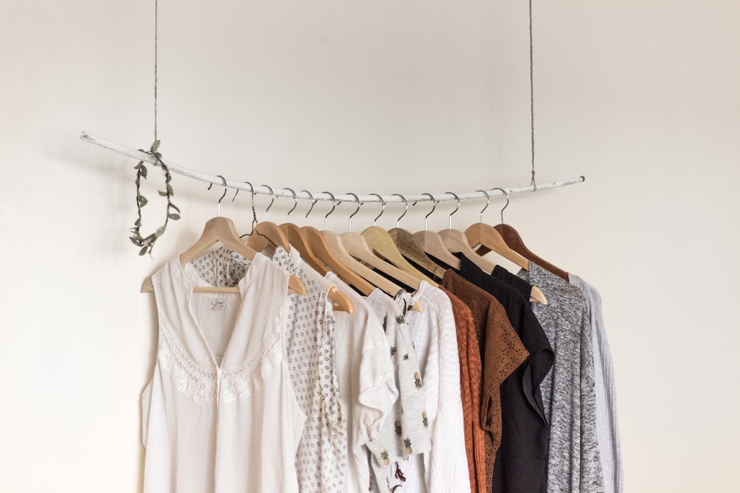 Guida per l’abbinamento perfetto di abbigliamento e accessori: esalta la tua coppia con stile