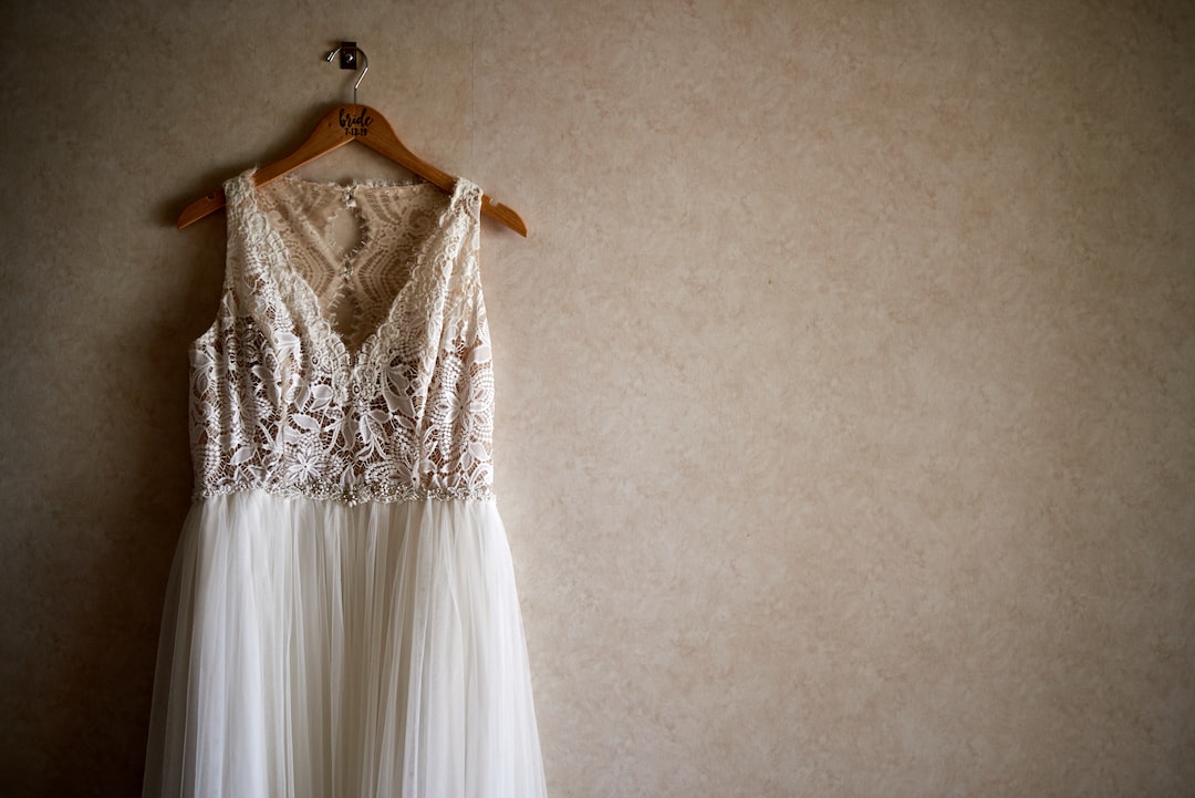 Abito da sposa perfetto per una cerimonia civile: consigli e idee