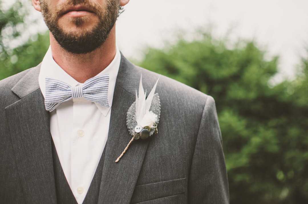 Guida alla scelta dell’abito da sposo perfetto per il tuo matrimonio