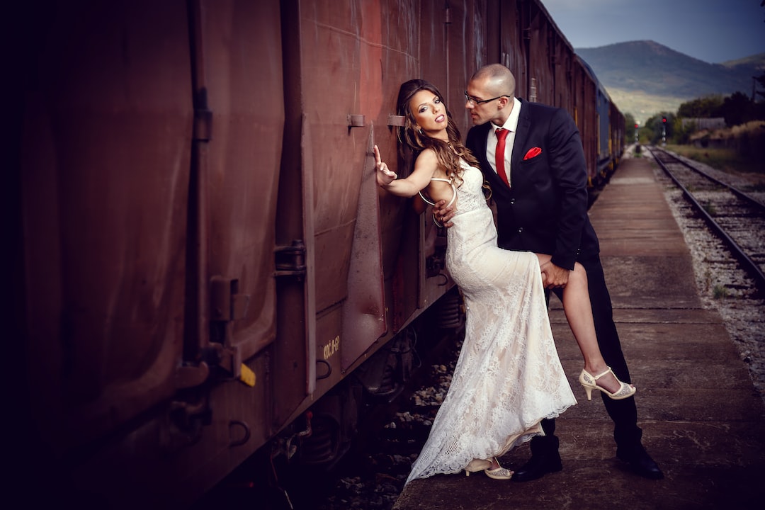 Abito da sposo: Scopri i consigli per scegliere il look perfetto in base al tuo matrimonio