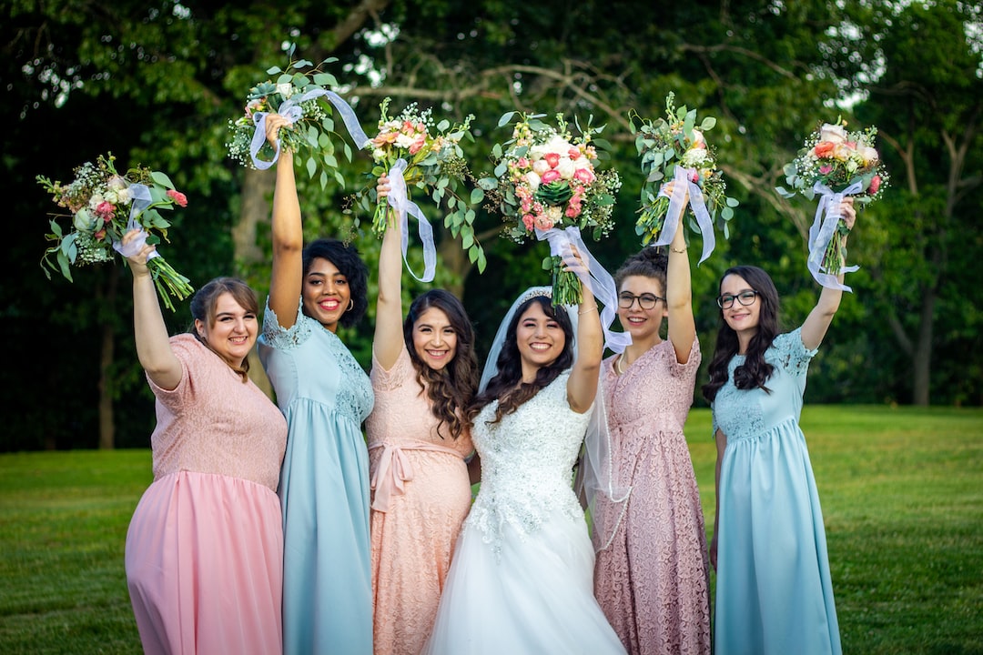 Organizza il look perfetto per le tue damigelle: consigli e ispirazioni per il tuo matrimonio
