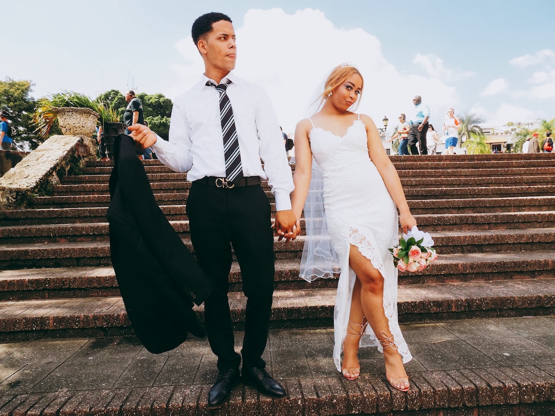 Abito da sposo perfetto: come abbinarlo con quello della sposa