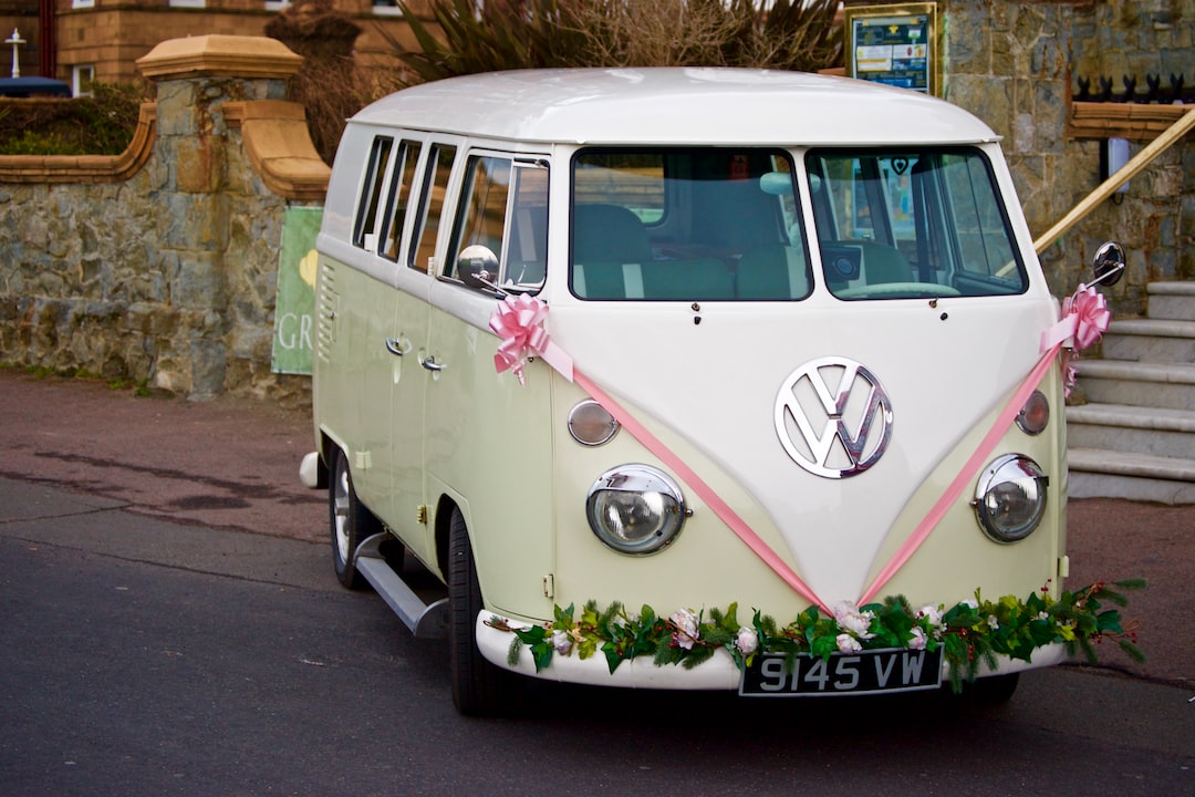 Inviti di matrimonio unici e creativi: idee per sorprendere gli ospiti
