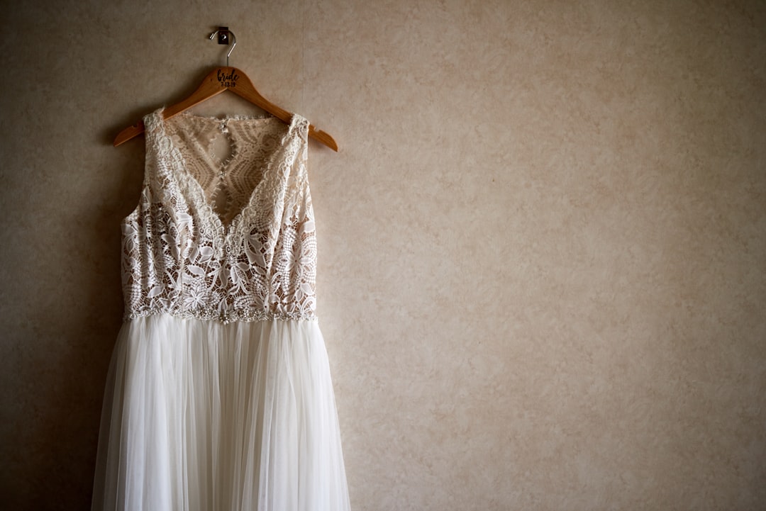 Sposarsi con stile: scopri le collezioni più glamour di abiti da sposa