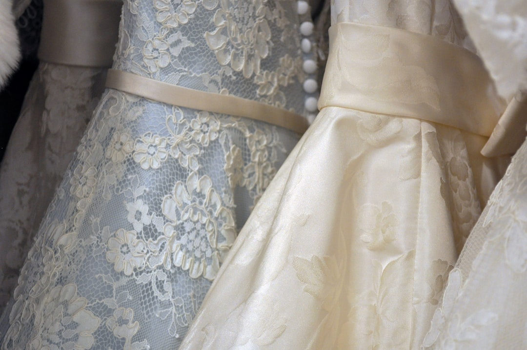 Come scegliere l’abito da sposa perfetto: consigli e suggerimenti