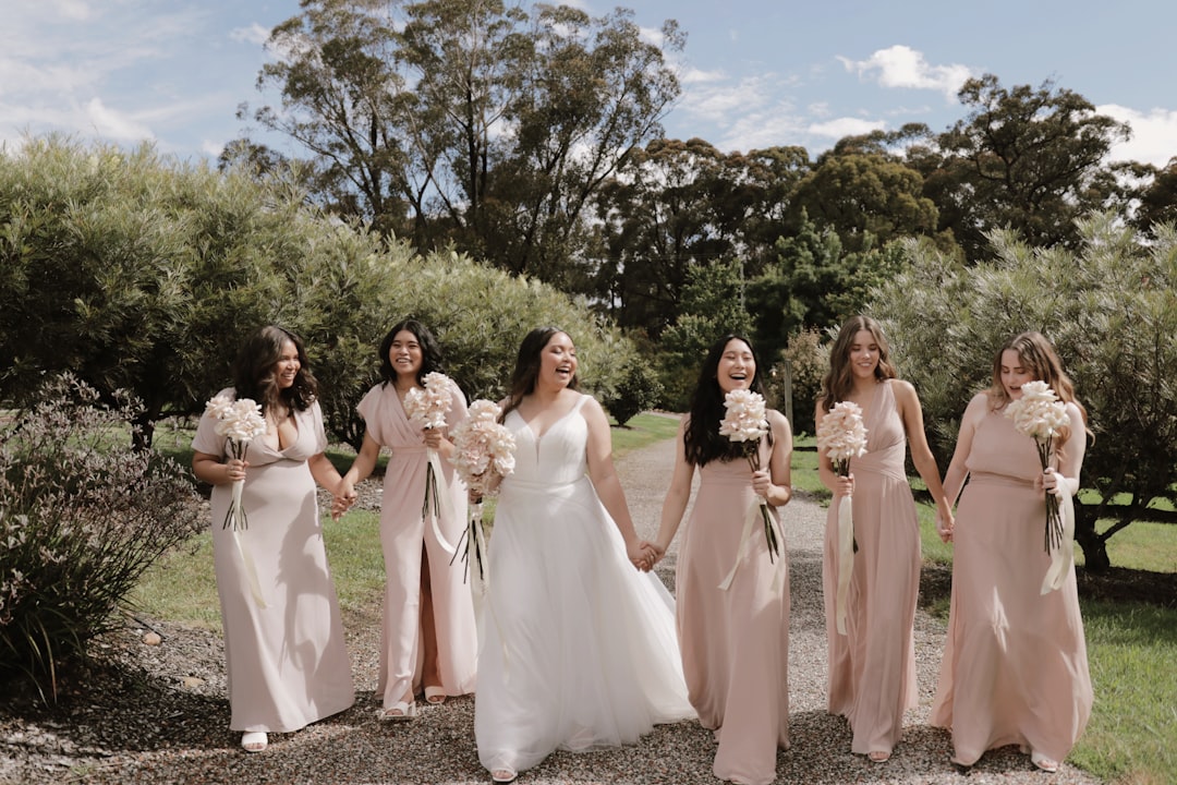 Damigelle: 10 idee per gli abiti perfetti da indossare al matrimonio