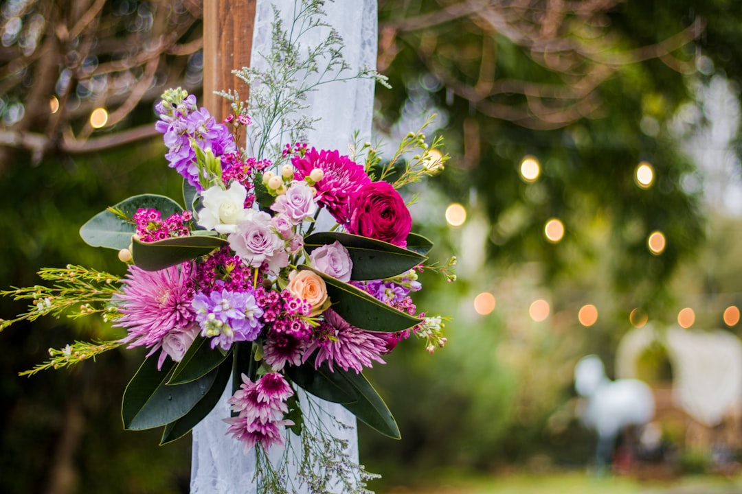 Fiori matrimonio: scopri le ultime tendenze per bouquet da sposa e allestimenti floreali