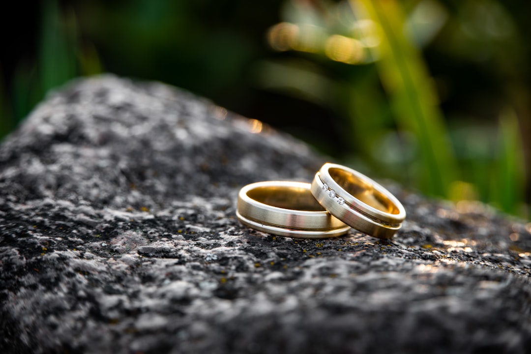 Anelli di matrimonio: come scegliere i perfetti? Guida all’acquisto