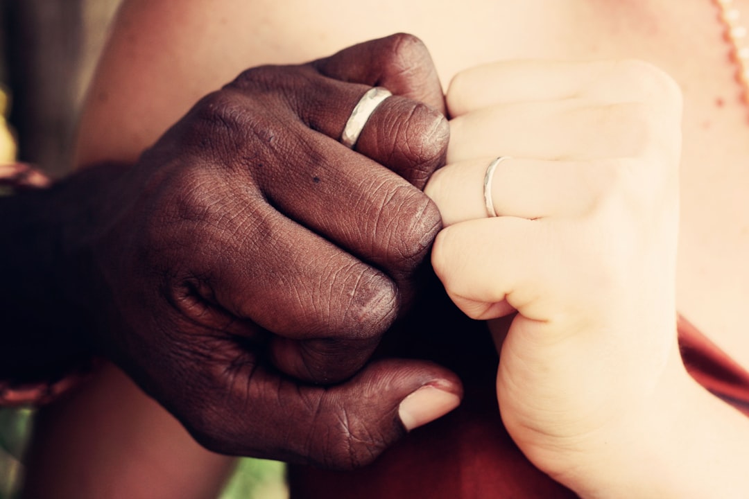Anelli matrimonio: la guida definitiva all’acquisto