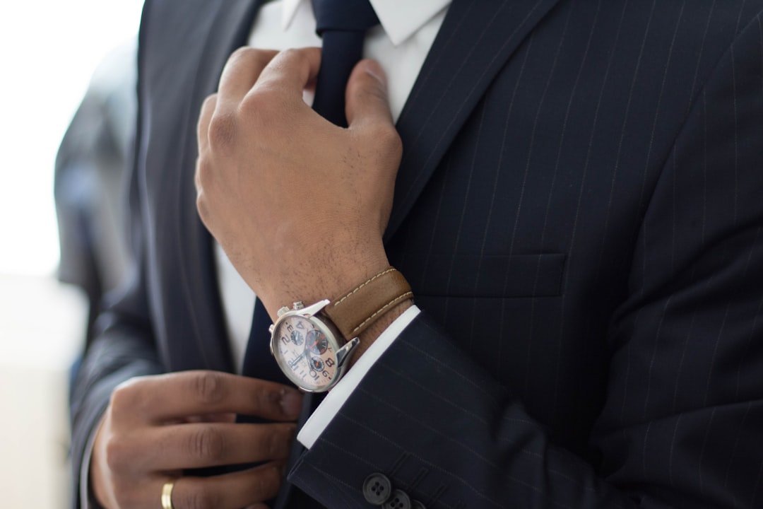 Scopri le ultime tendenze per abiti da sposo nel 2021: quale abito scegliere per il giorno del matrimonio