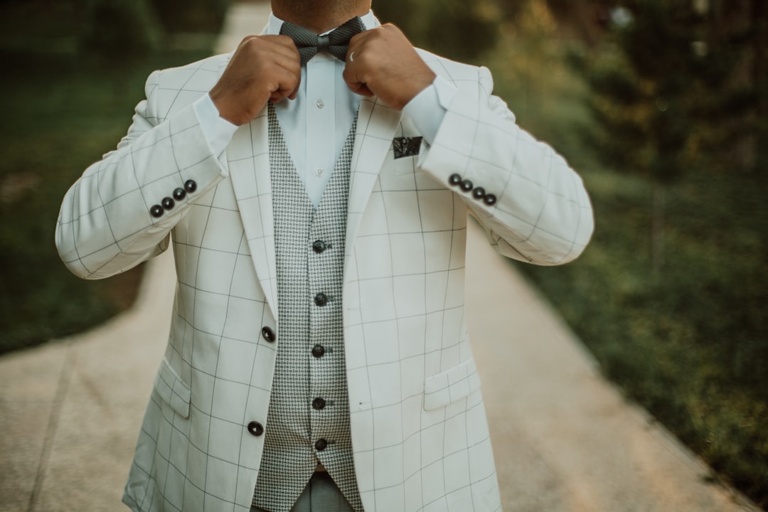 Guida all’acquisto dell’abito da sposo: come scegliere il modello ideale per il tuo matrimonio