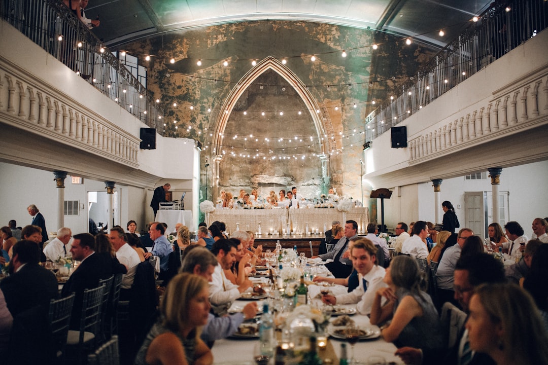 Guida completa per organizzare un ricevimento di matrimonio perfetto: consigli e suggerimenti utili